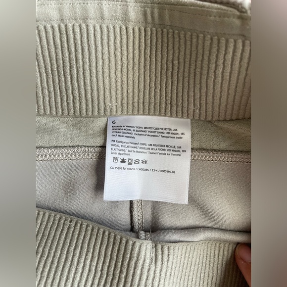 Lululemon Brushed Softstream Ribbed Zip Flared Pants Size 6 - Picture 4 of 5